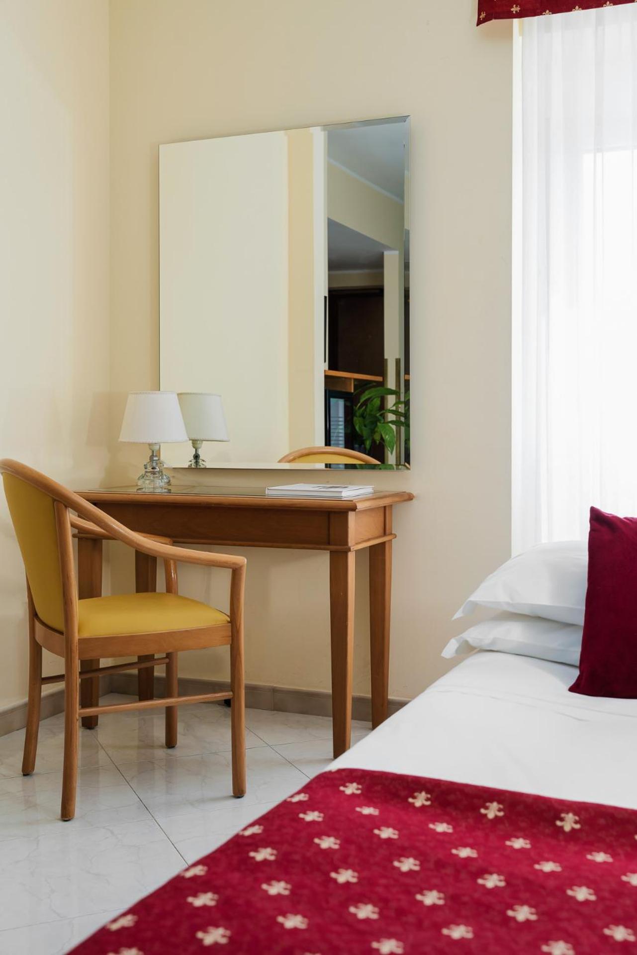 5Miglia Hotel & Spa Ривізондолі Екстер'єр фото